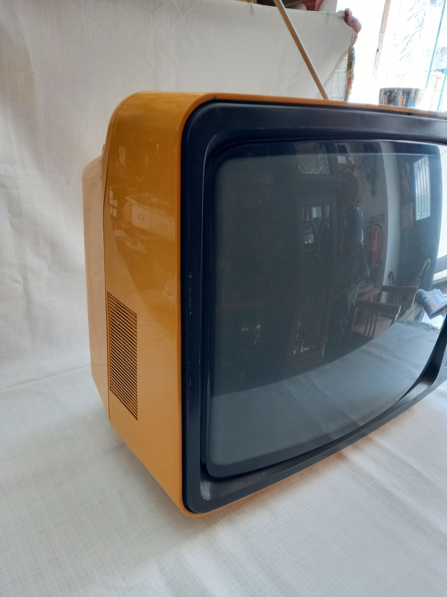 Televisao tv vintage grundig