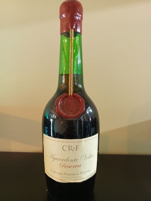 Vendo garrafas de bebidas alcoólicas