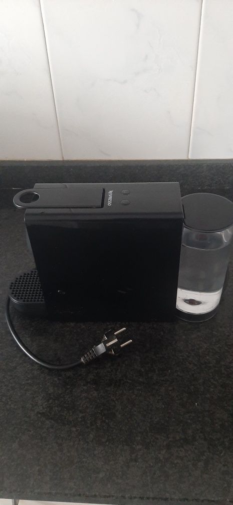 Maquina café Krups Nespresso XN110