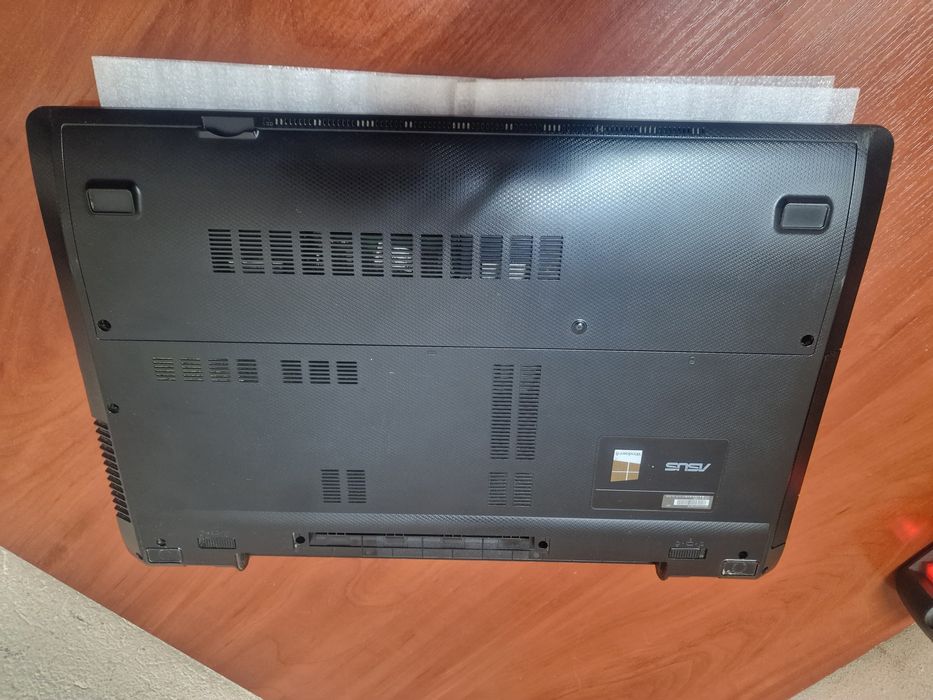 Uszkodzony laptop Asus X75VB intel i5, 8gb ram, GF740 - braki