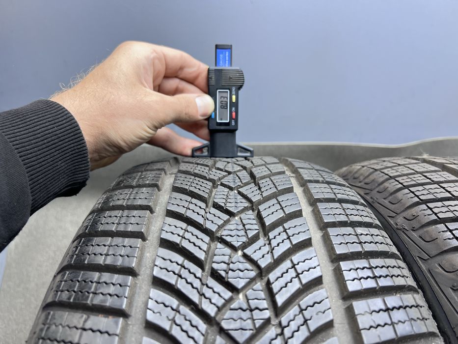 Шини 2024р 8мм як Нові зима 225 45 R18 Goodyear UltraGrip зимові пара