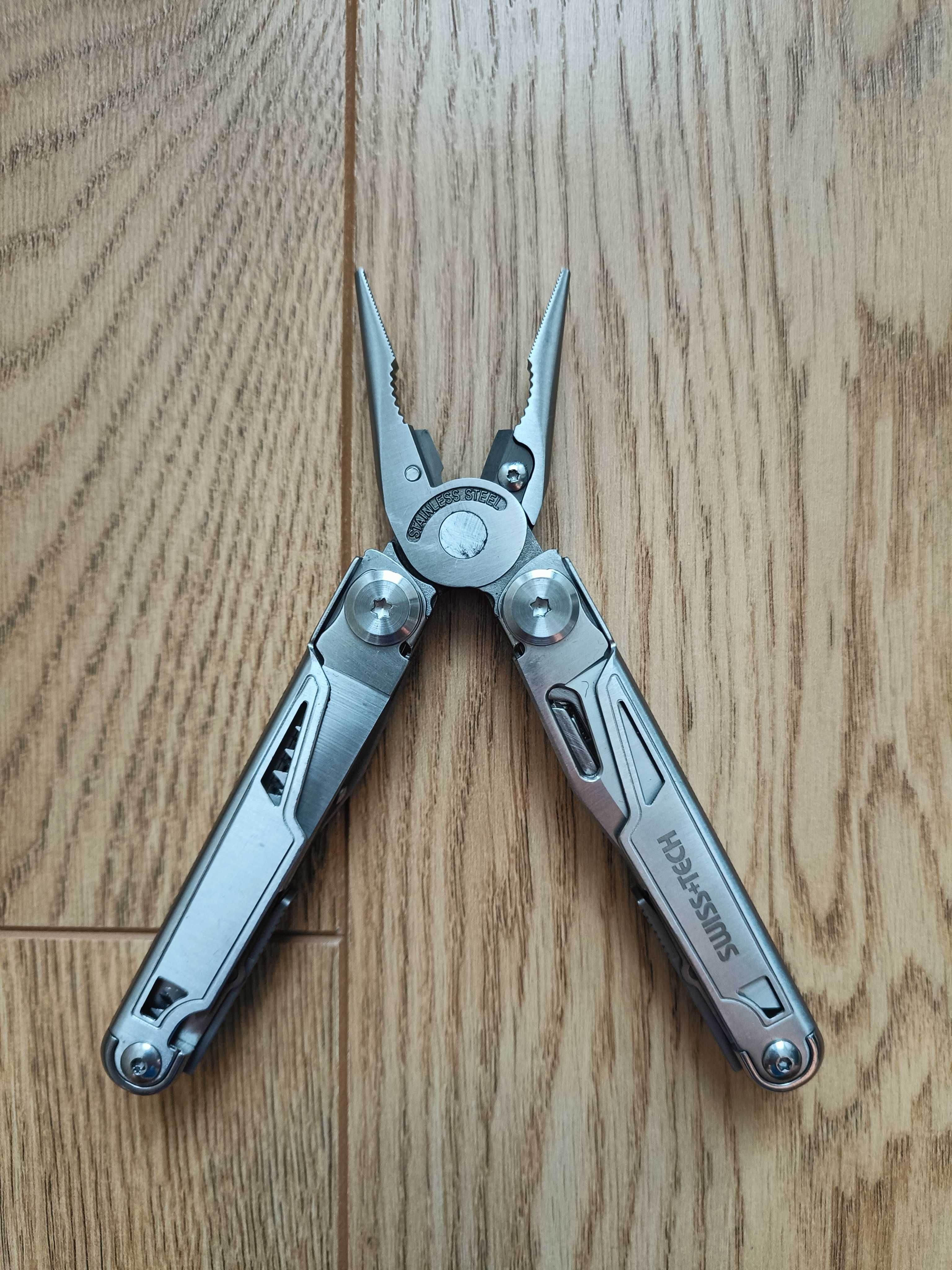 Swiss Tech - Multitool (a 'la  Leatherman WAVE / Daicamping Dl30)