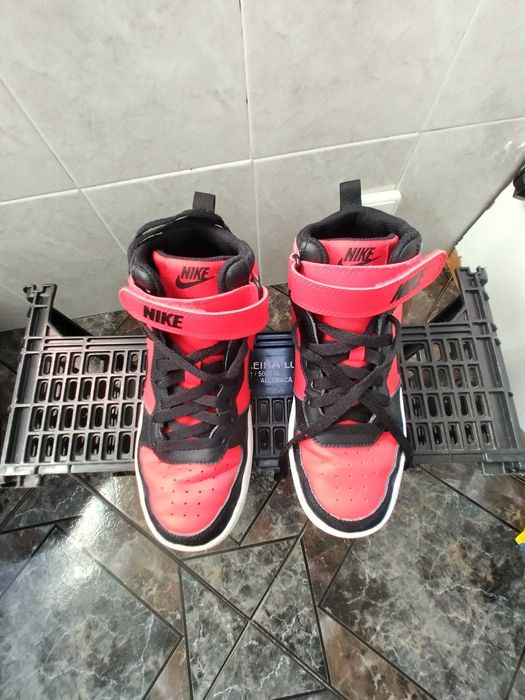 ATENÇÃO ténis bota pouco usados