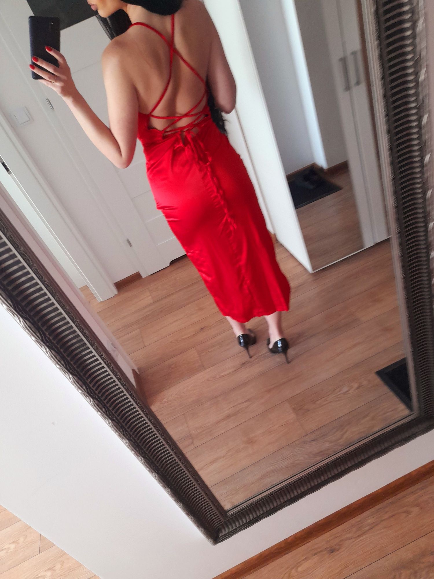 Czerwona sukienka