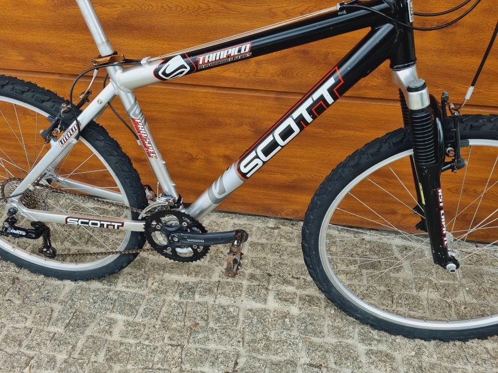SCOTT Tampico, pełne Deore, RST