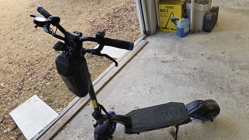 Hulajnoga elektryczna Kaabo mantis 8  niebieski