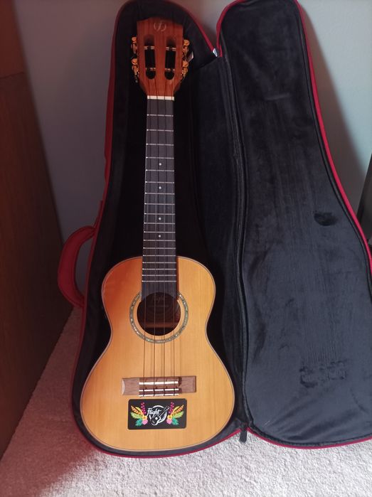 Ukulele Flight Diana CE Soundwave