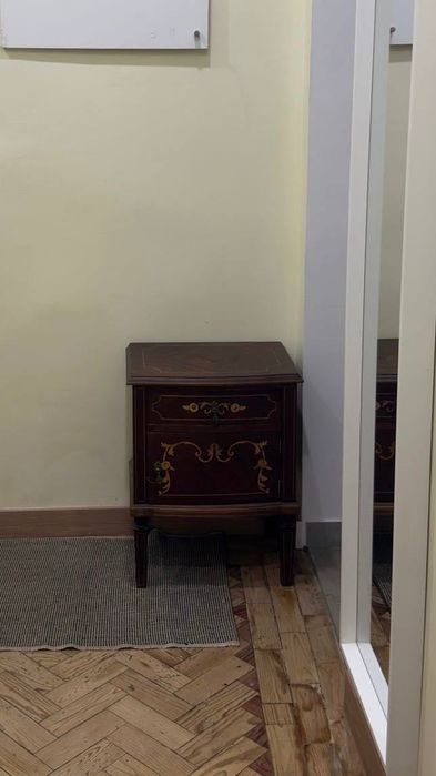 Mesa de cabeceira vintage – 47x34x62 cm