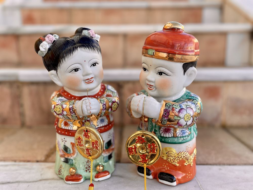 Estátuas chinesas de porcelana