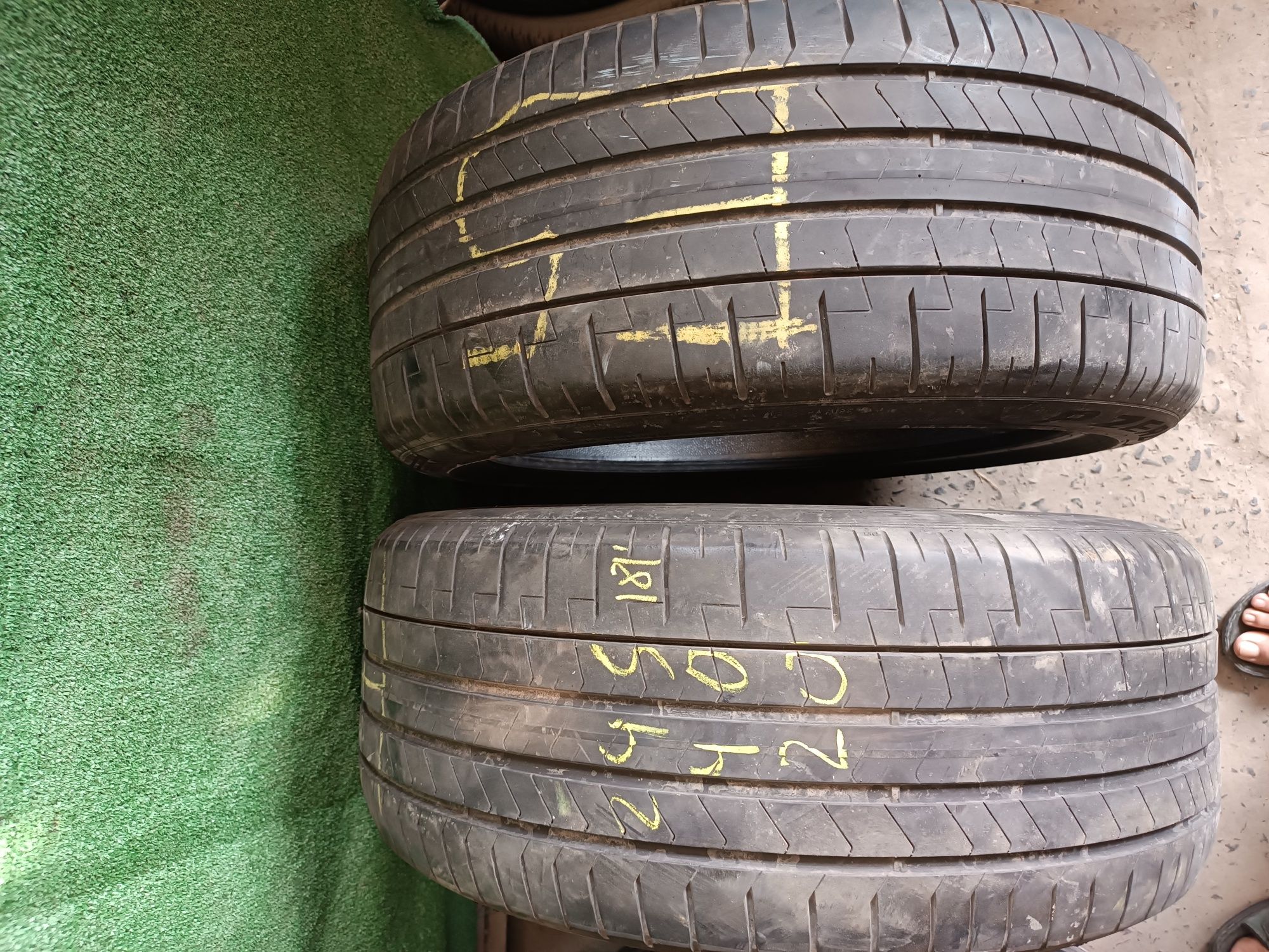 Шини літо Pirelli 245/40/20 5,5mm 2шт.