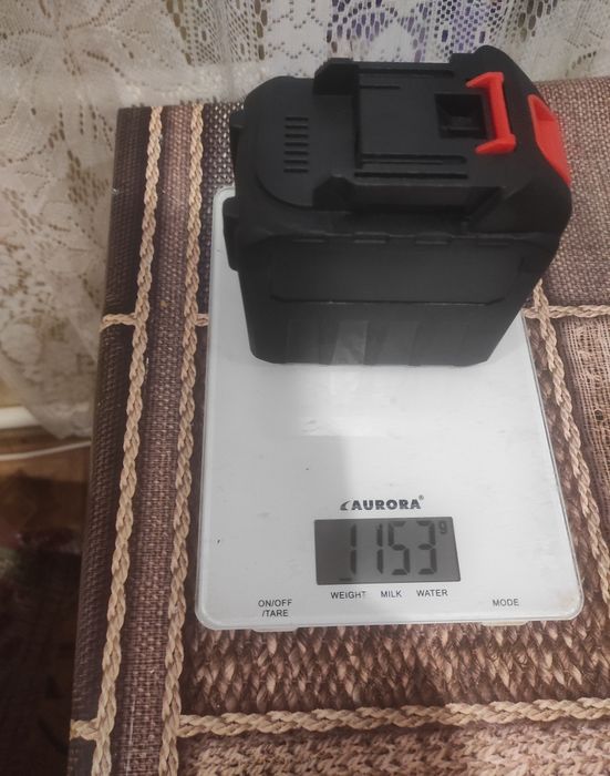 Акамулятор 20 в.8 а.г. під макітовську посадку