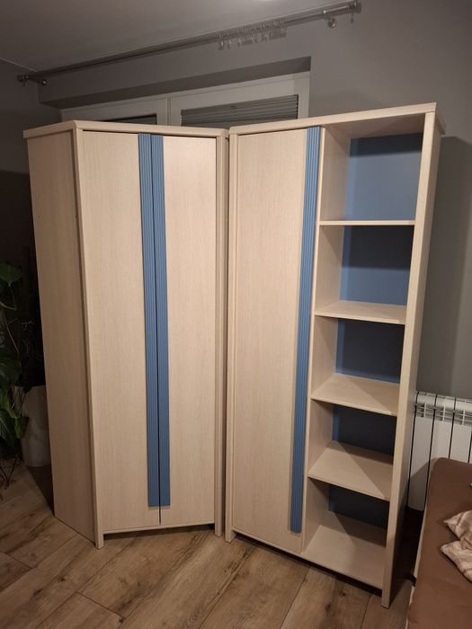 Komplet mebli z szafą narożną