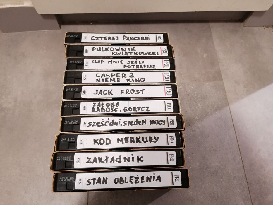 Kasety VHS z filmami.