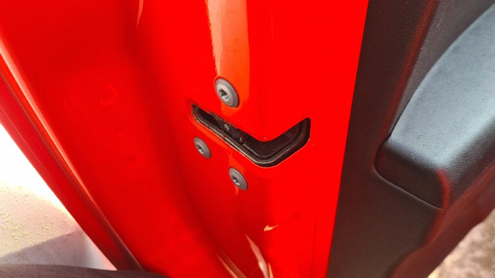 Fechadura / fecho porta frente esquerdo TOYOTA Aygo (_B4_)