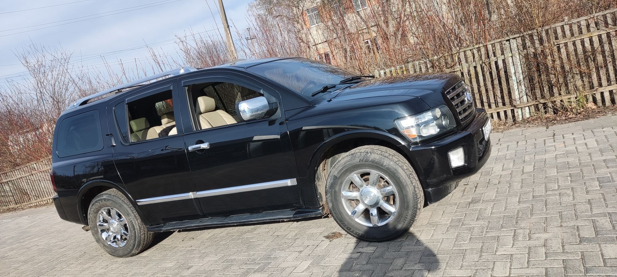 INFINITY QX56 ОБМІН газ автомат повний привід 8 місць 2005р