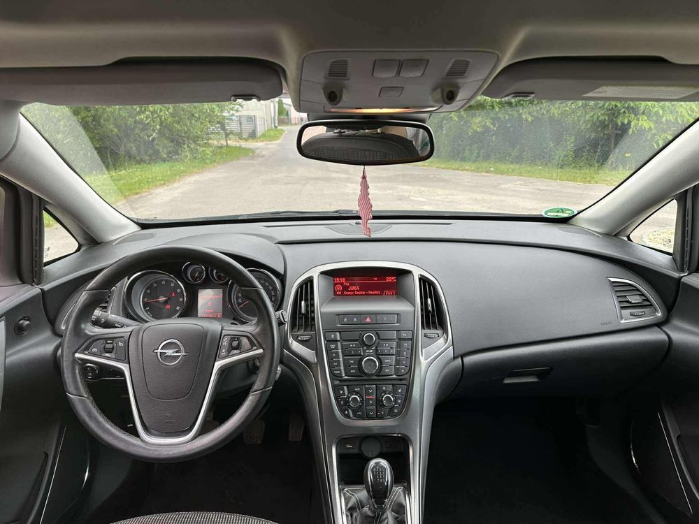 Opel Astra j 1.4 turbo 2011 Xenon