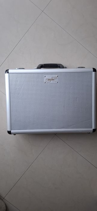 Walizka aluminiowa zepter solidna 2 kluczyki