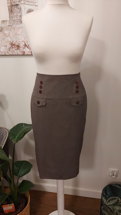 Elegancka spódnica ołówkową 42