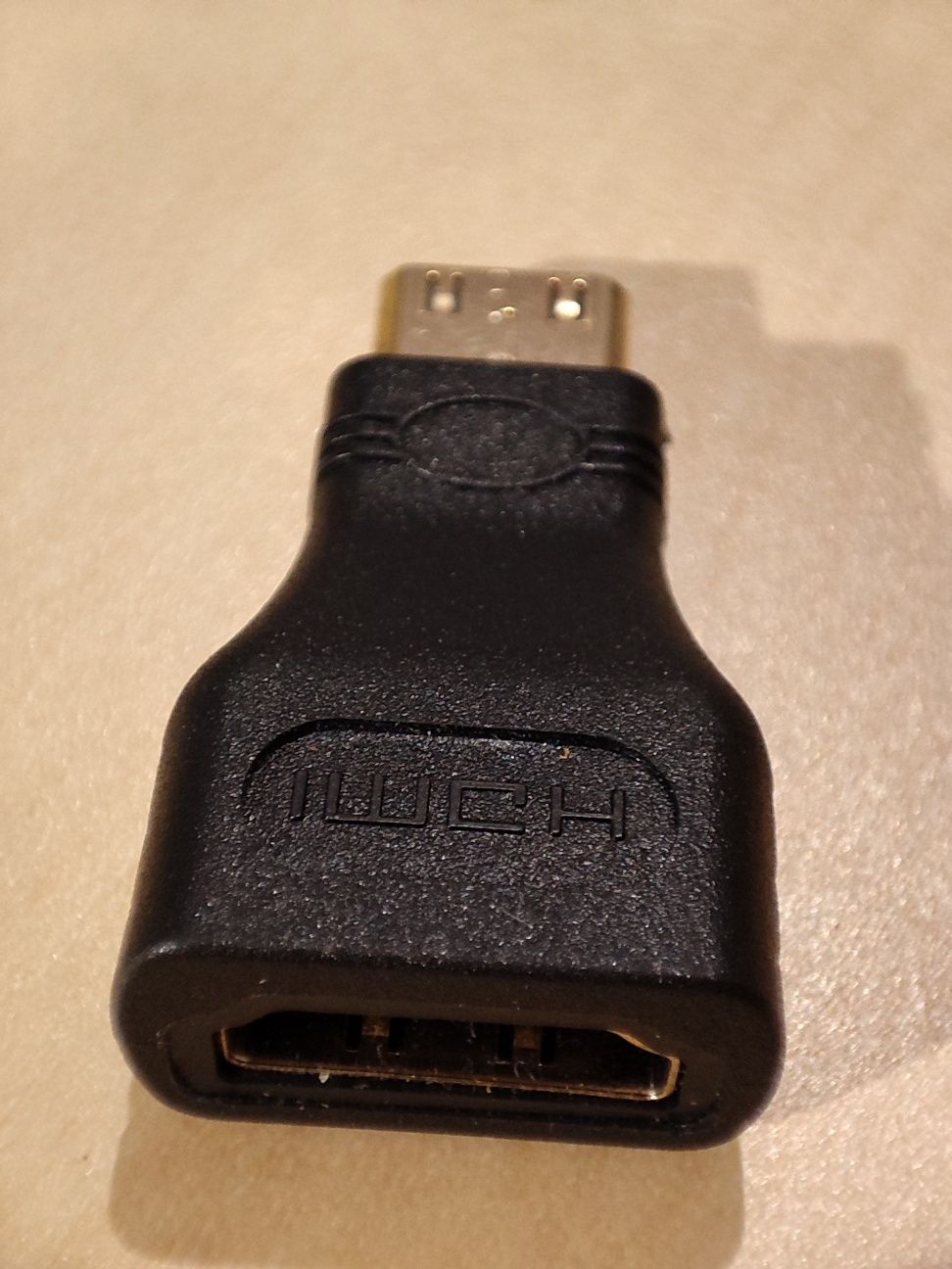 Adaptadores HDMI (mini e micro) e VGA