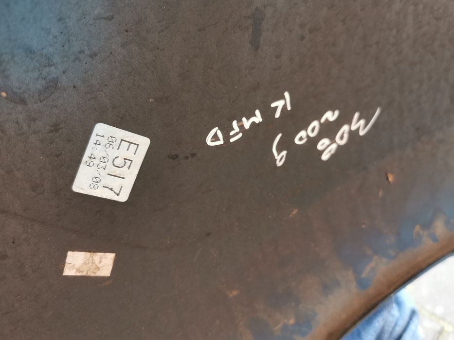 Błotnik lewy przód przedni Peugeot 308 kod kmfd rok09