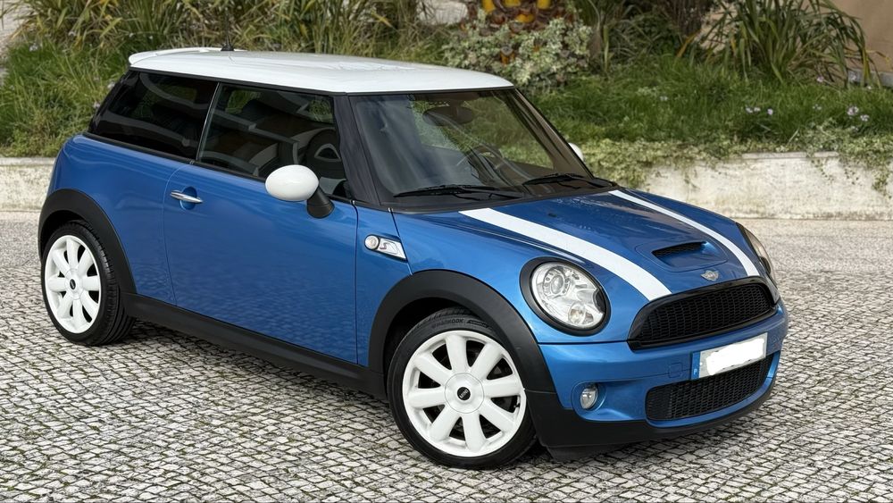 Mini Cooper S - Automatico (NACIONAL) com patilhas F1 no volante