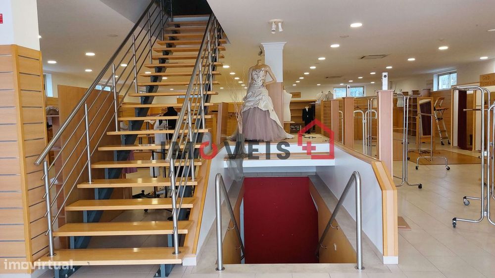 Loja com potencial para vários serviços ou comércio!