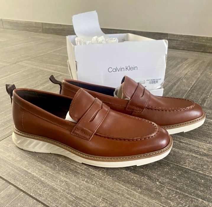 Оригінал! Нові шкіряні лофері Calvin Klein 44 стильні туфлі взуття