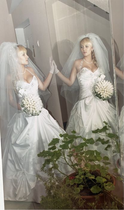 Весільна сукня