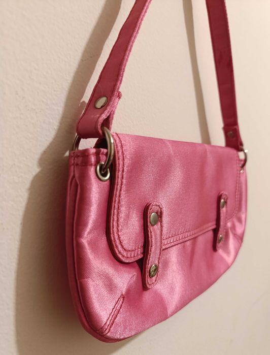 Carteira / Pouchete, Rosa, 2 bolsos internos sendo 1 com fecho - Biju