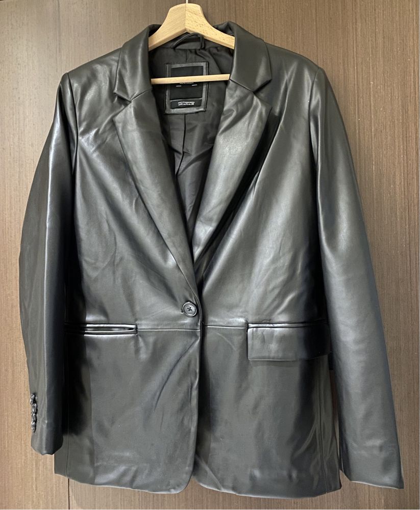 Marynarka z eko skóry Pull & Bear rozmiar M kolor czarny