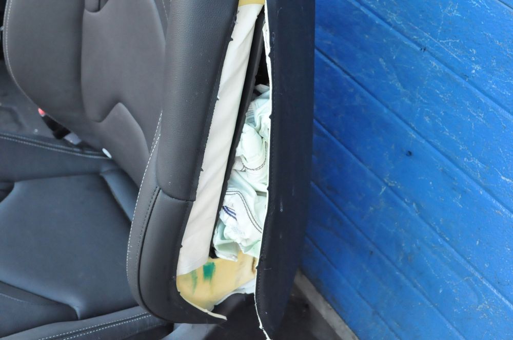 TOYOTA SUPRA MK5 GR PRZEKŁADKA WNĘTRZA FOTELE KANAPA BOCZKI SKÓRA 23R