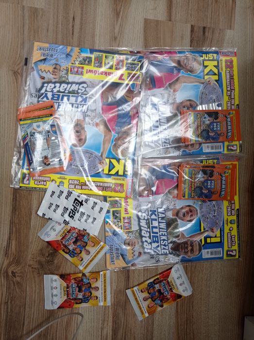 Gazety i karty piłkarskie nowe