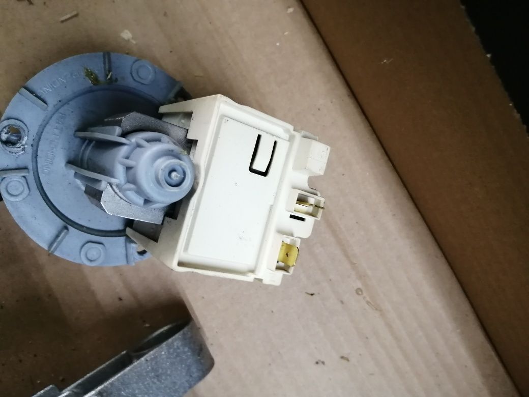 Pompa odpływu pralki zanussi zwq 5102