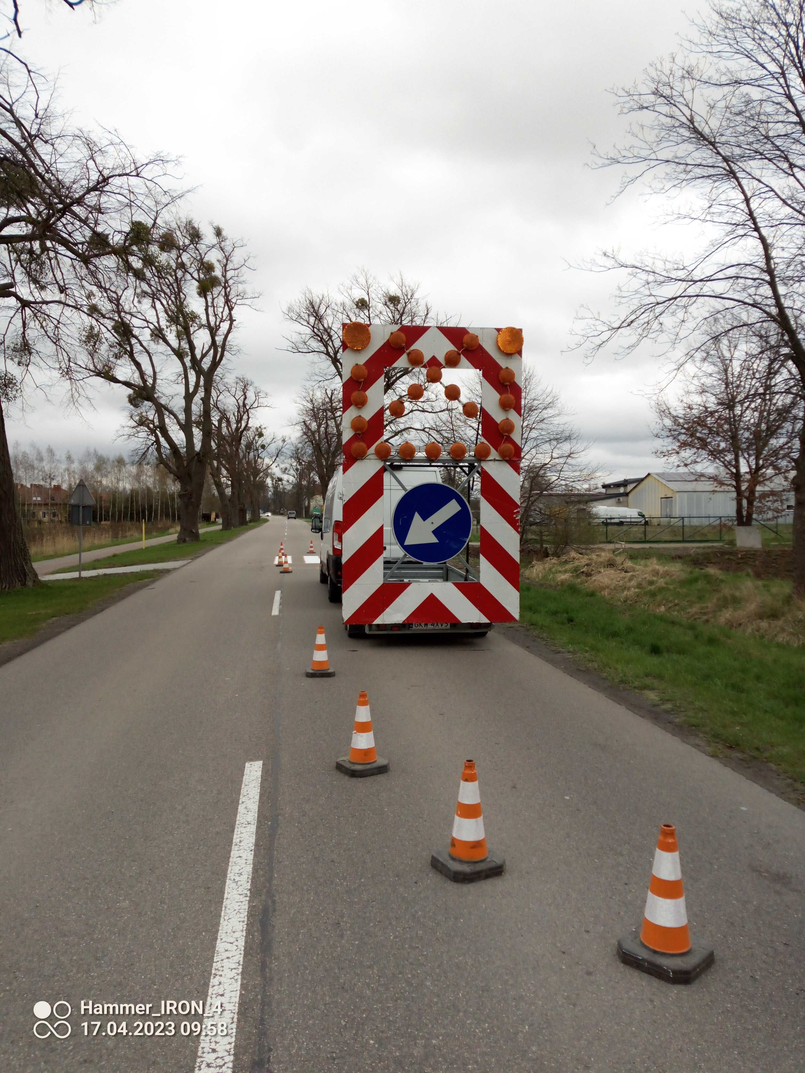 Wynajem znaków drogowych, oznakowanie tymczasowe, przyczepa kierująca