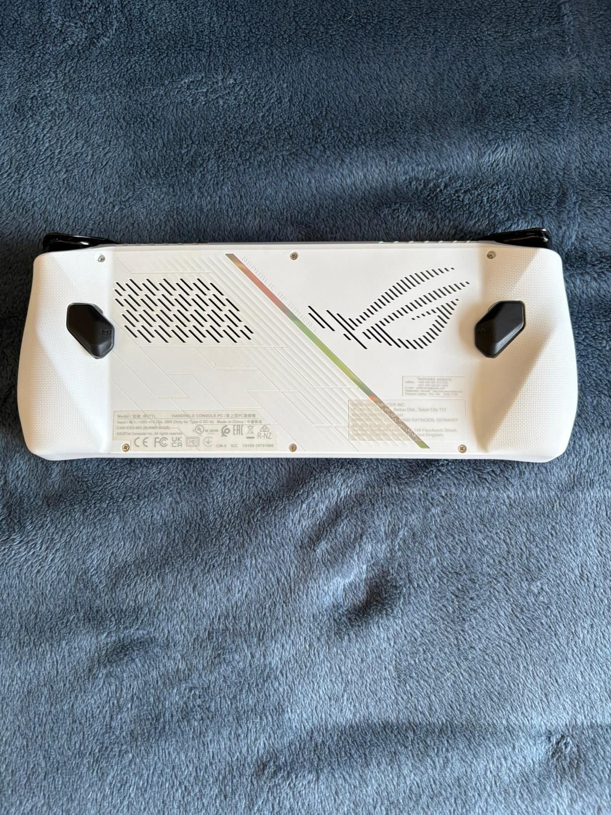 Consola portátil ROG ALLY