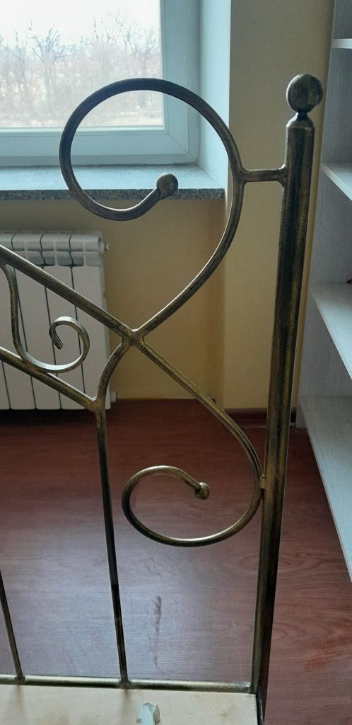 Sprzedam łóżko sypialniane