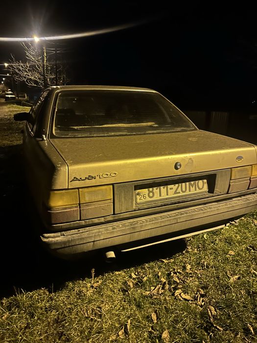 Продам ауді 100 1.8 бензин
