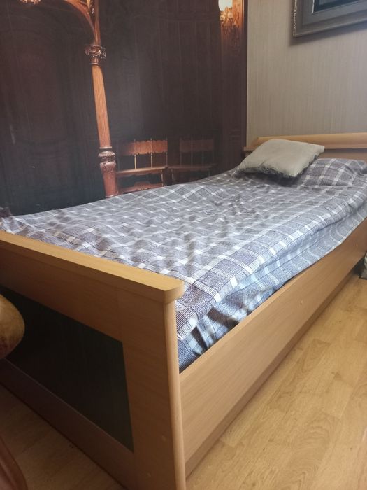 Ліжко з матрацом