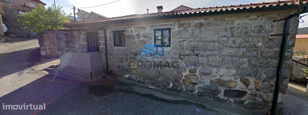 Moradia V2 Térrea em Pedra