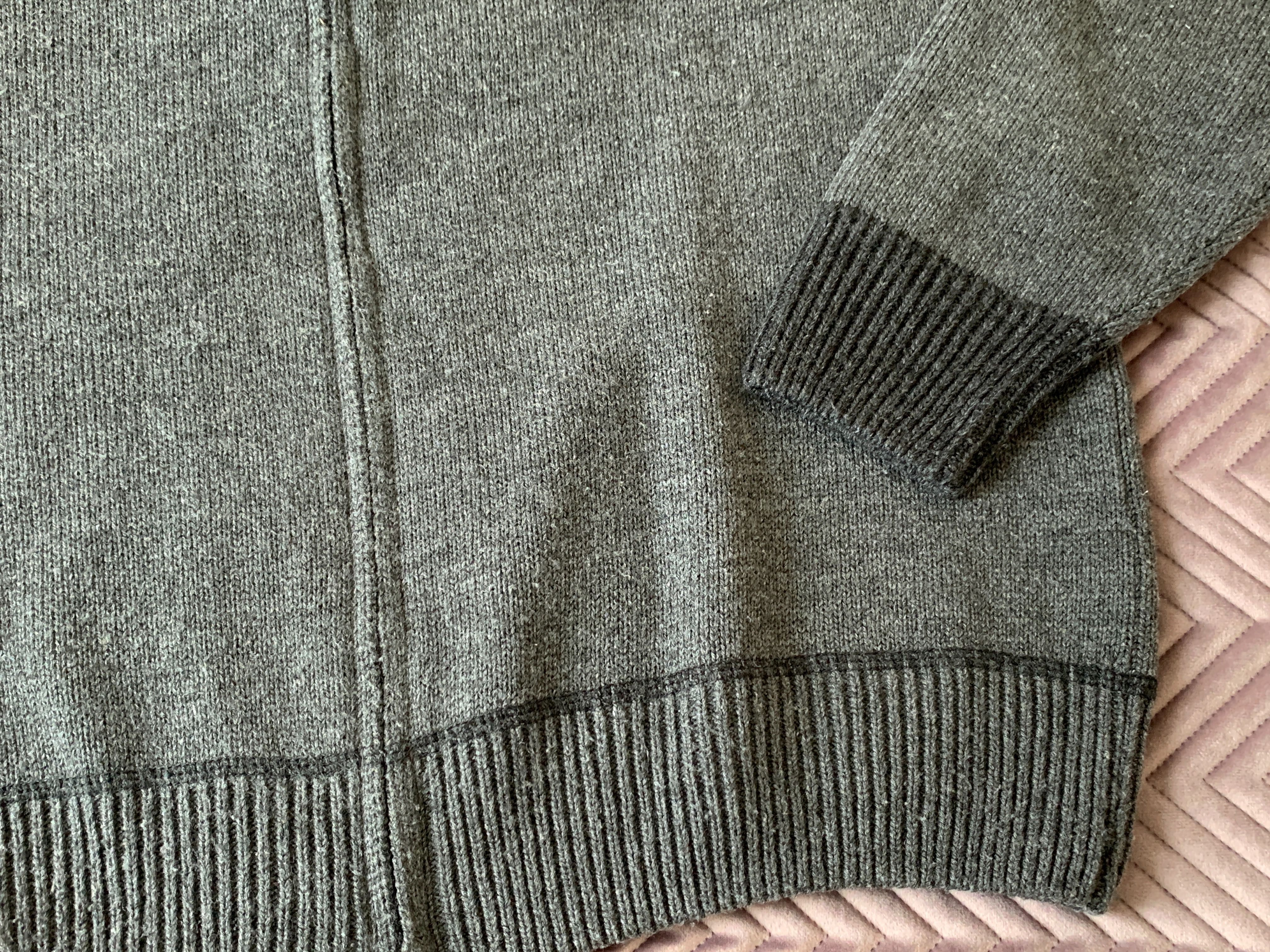 Sweter męski rozmpinany, szary, rozmiar XL.