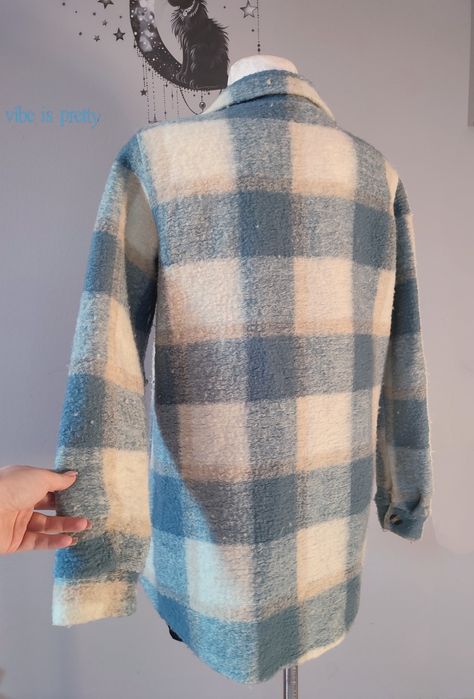 Płaszcz koszulowy przejściowy wełniany w kratę oversize