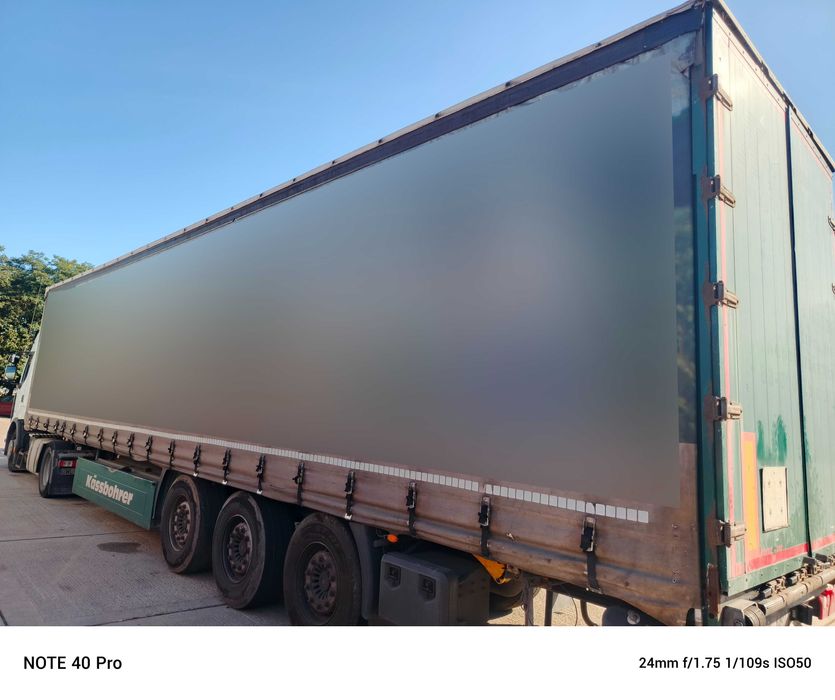 Naczepa firana KAESSBOHRER