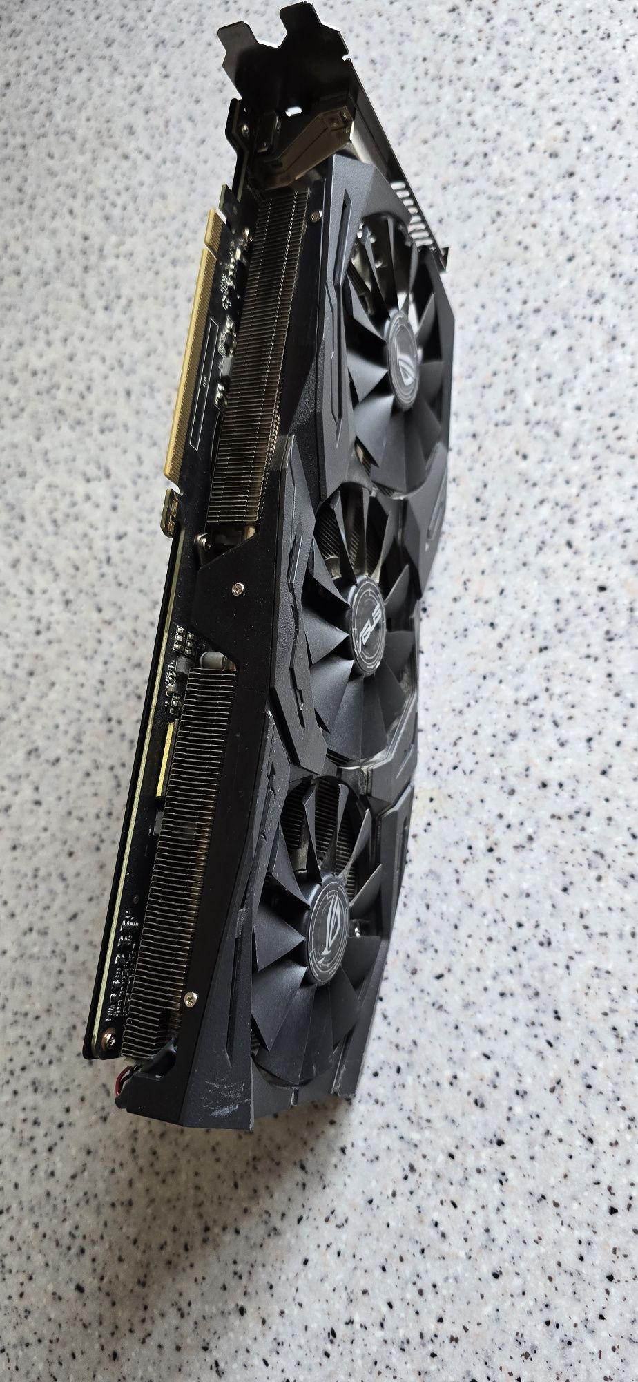 Видеокарта ASUS STRIX GTX-1060-06G-GAMING