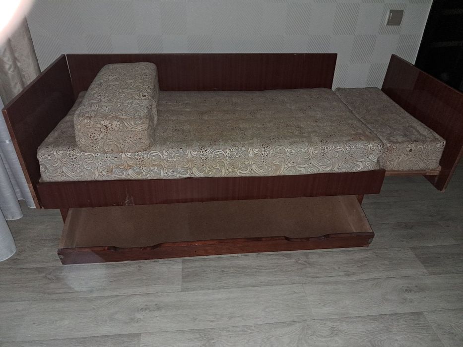 Продам диван малютка