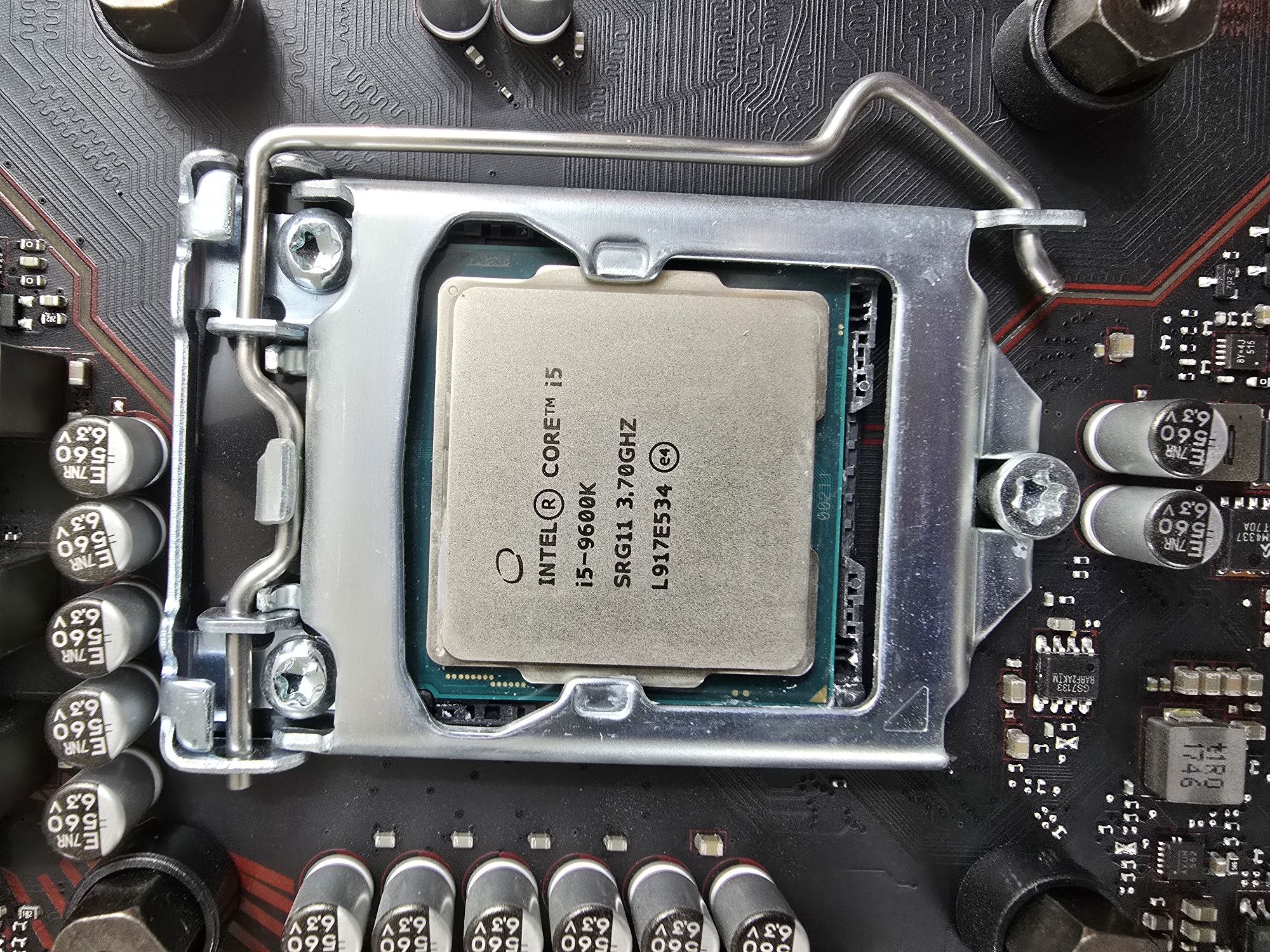 Combo motherboard MSI z370 + intel i5-9600k + cooler master hyper 212
