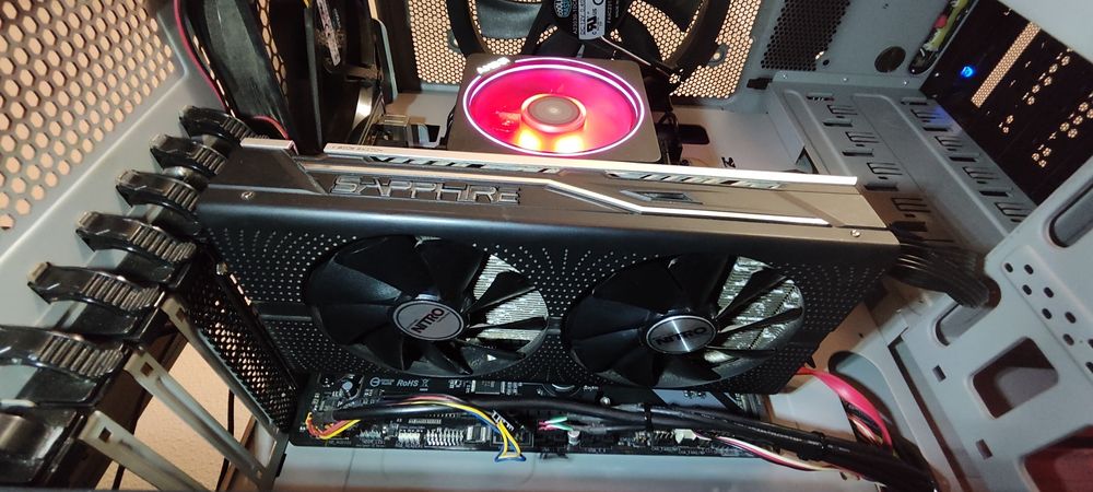 Torre computador de secretária - PC Gaming Desktop