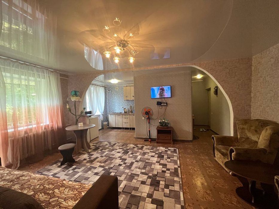 Посуточно 2 ком.квартира р-н Космос , Черёмушки