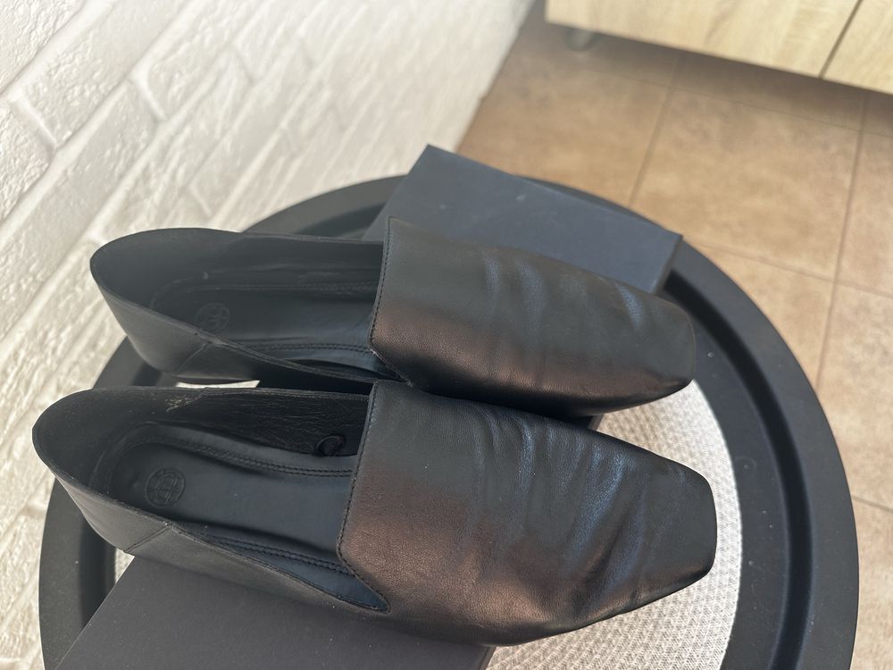 Продаю лофери Massimo Dutti