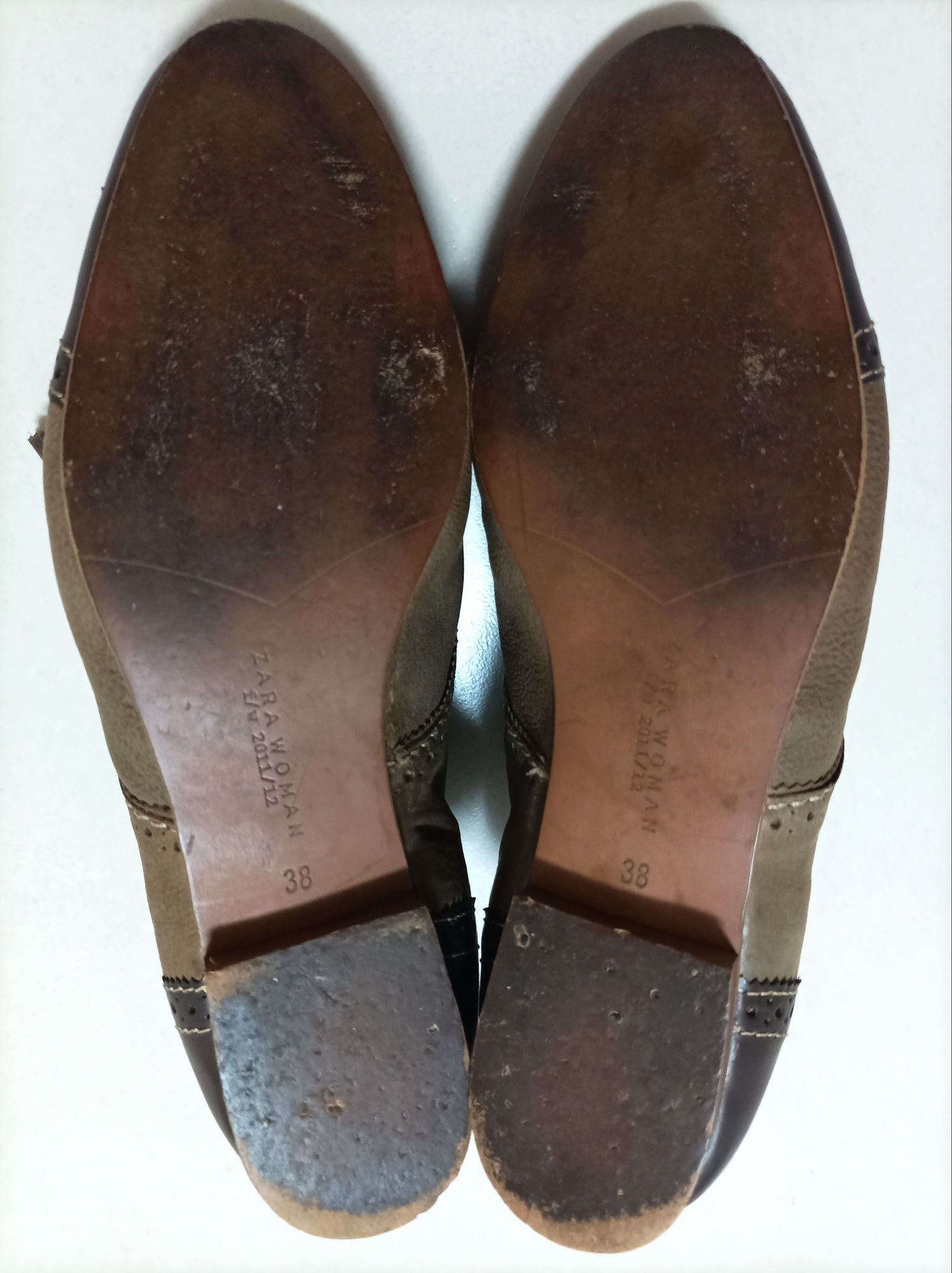 Sapatos castanhos em pele genuína marca Zara (T. 38)