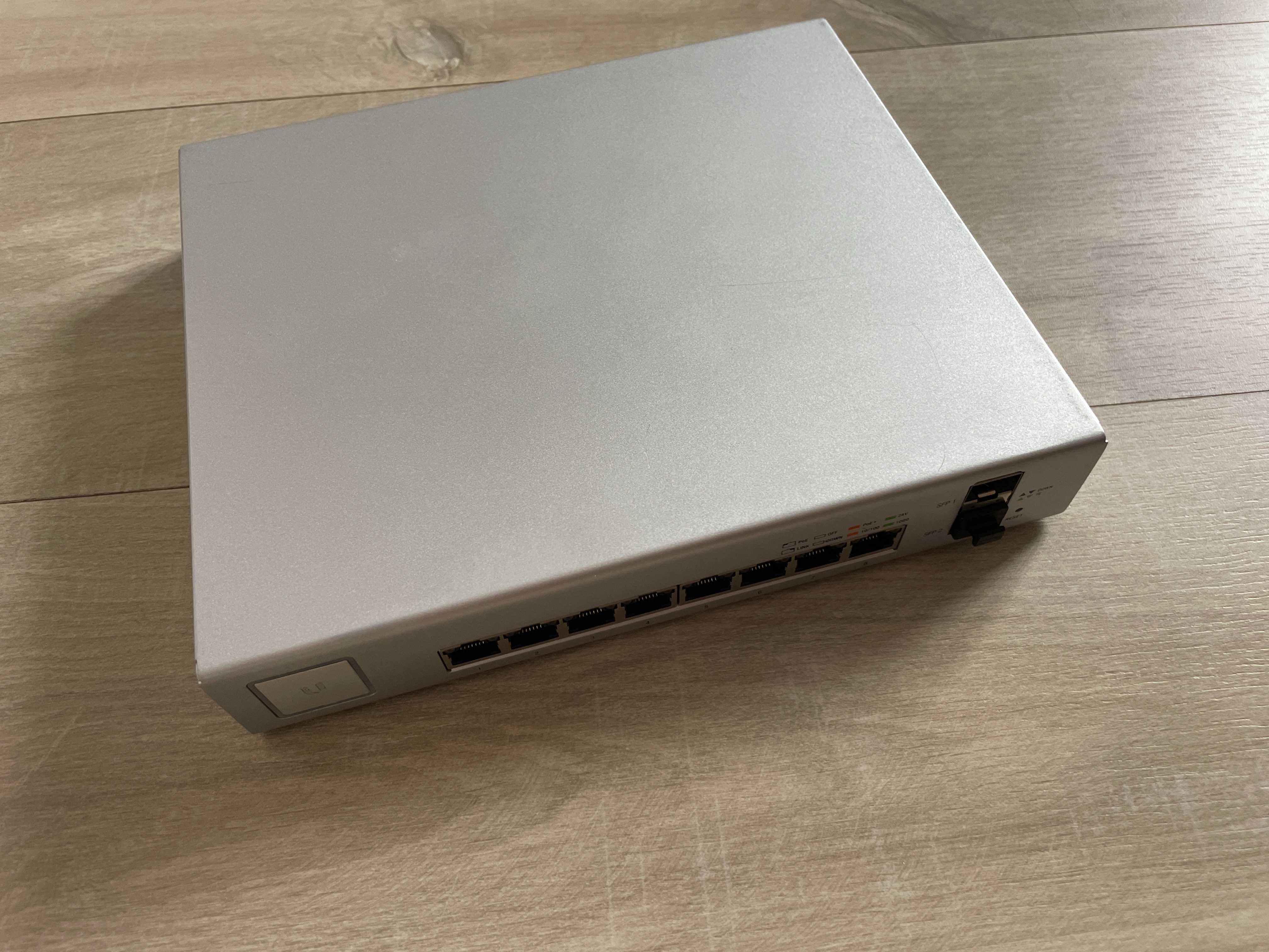 Комутатор Ubiquiti Ubiquiti UniFi Switch 8-150W (US-8-150W)